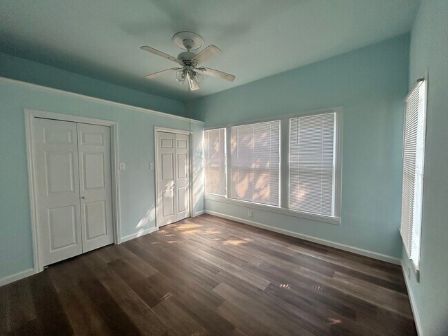 Foto del edificio - 5611 Tremont St