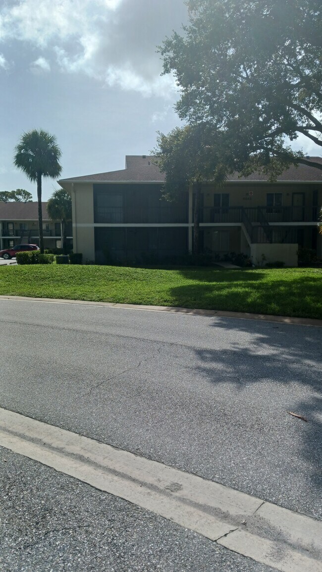 Building Photo - 6543 Chasewood Dr