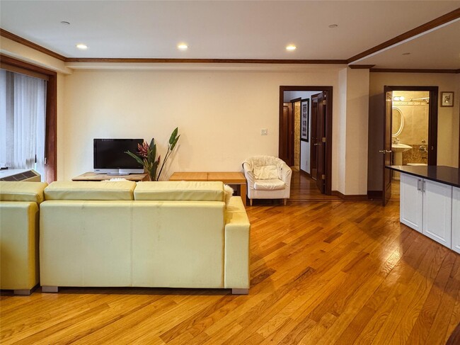 Foto del edificio - 99-31 66th Ave