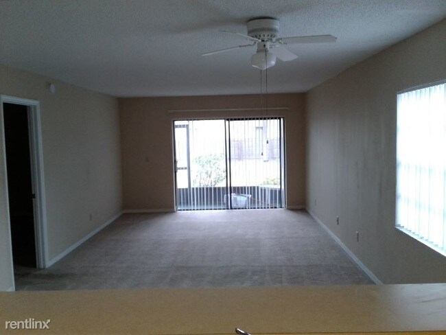 Building Photo - 2880 Regency Dr