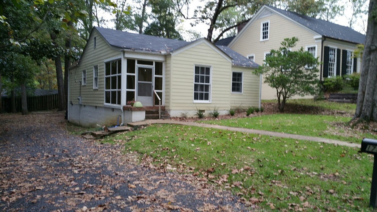 Front - 1715 Howard St