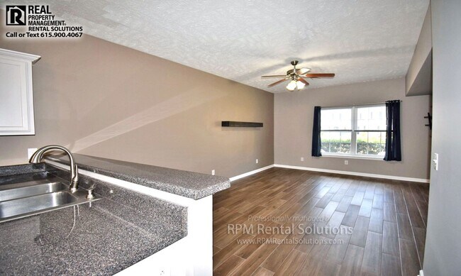 Foto del edificio - Beautiful 2BR/2.5 BA M'boro townhome close to I-24