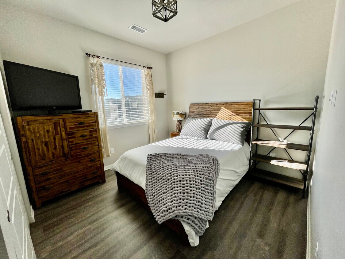 460 E Fremont Pl Unit 402, Centennial, CO 80122 Condo for Rent in