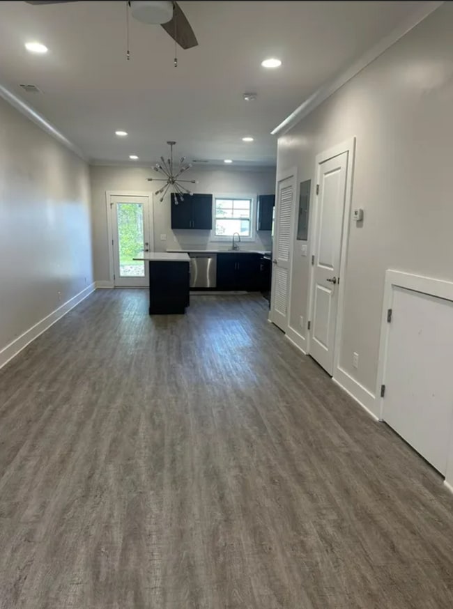 Building Photo - 145 Bellvue Dr