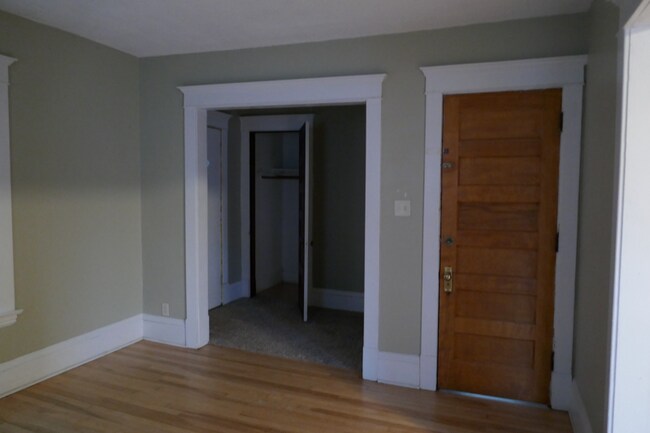 Building Photo - 1432 Monroe St NE