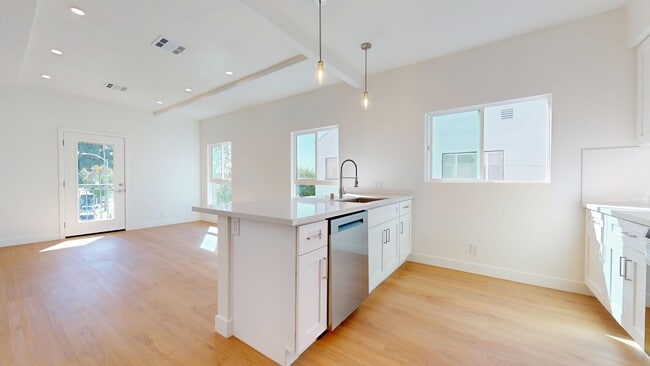 Building Photo - 5133 W 21st St