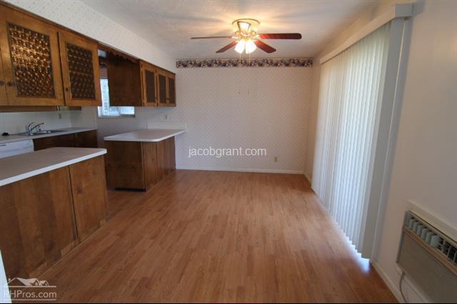 Building Photo - 700 E Elva St