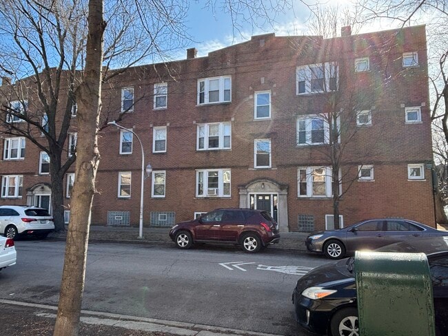 Building Photo - 3021 W Cullom Ave