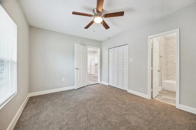 Building Photo - 6306 Thrush Dr