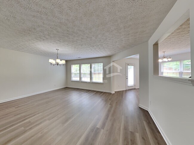 Foto del edificio - 639 Stonecrest Dr