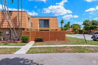 Building Photo - 1706 Park Meadows Dr