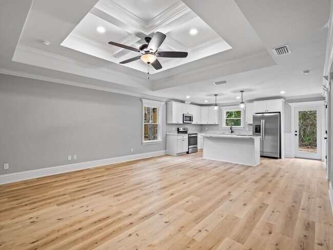 Foto del edificio - Call this 3-Bedroom Home Yours This Summer!