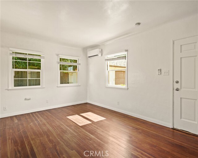 Foto del edificio - 657 E Jefferson Ave