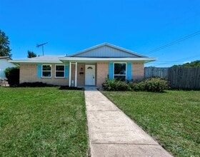 Building Photo - 4430 Windsor Dr