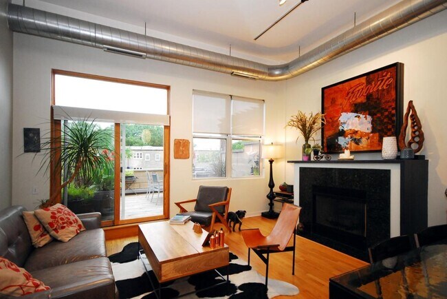 Foto del edificio - 1616 W Montrose Ave