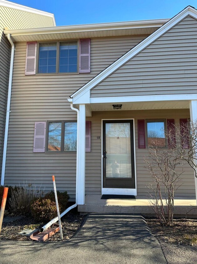 Foto principal - 18 Partridge Ct