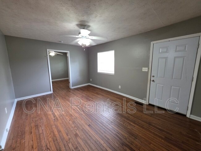 Building Photo - 112 E Acres Dr SE