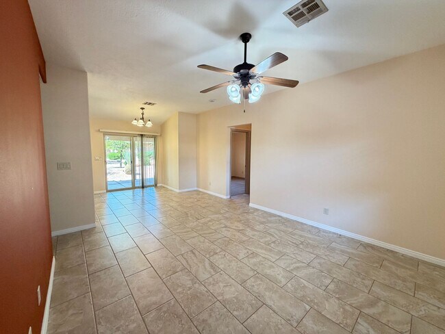 Building Photo - Home in Ivins