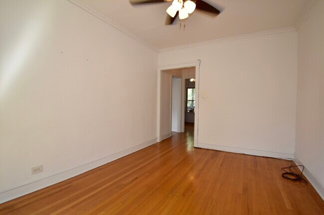 Building Photo - 6207 N Glenwood Ave