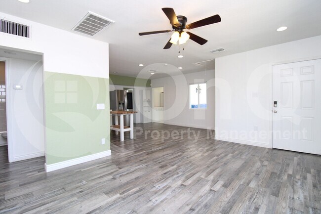 Foto del edificio - 1729 W Fairmount Ave
