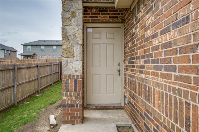 Building Photo - 5007 Sanger Cir Dr