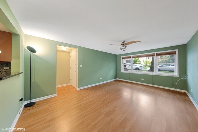 Building Photo - 4030 N Mozart St