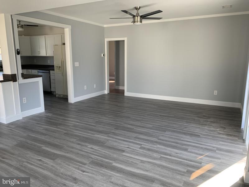 Foto principal - 514 E Point Pleasant Ave