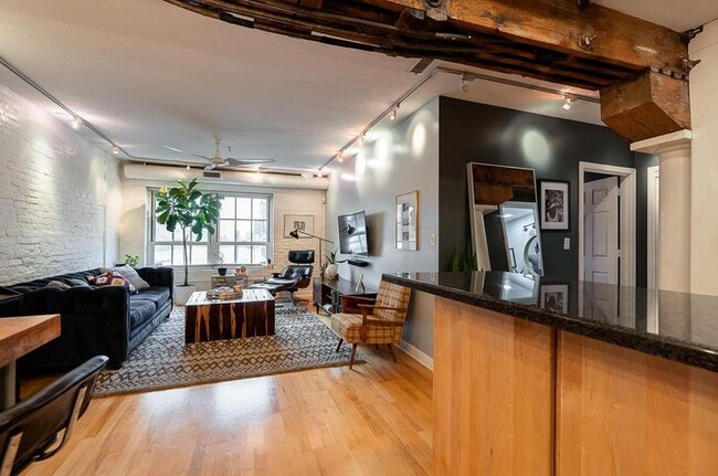 Foto del edificio - 51 W Blenkner St