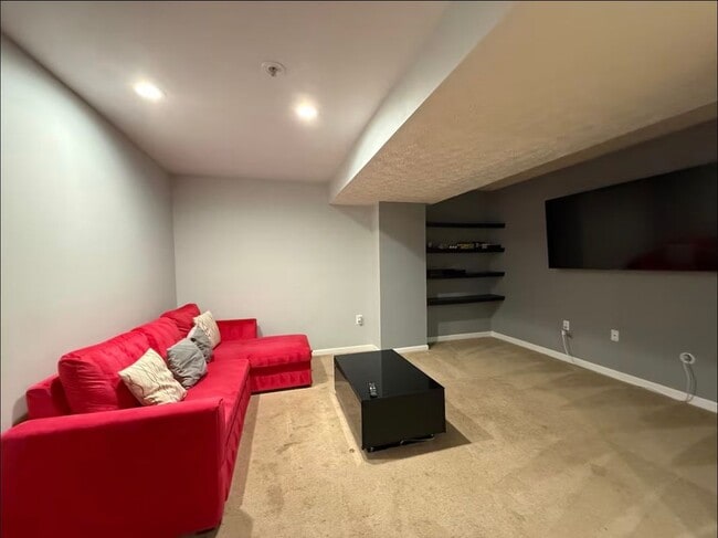 Foto del edificio - 11104 Rhodenda Ave