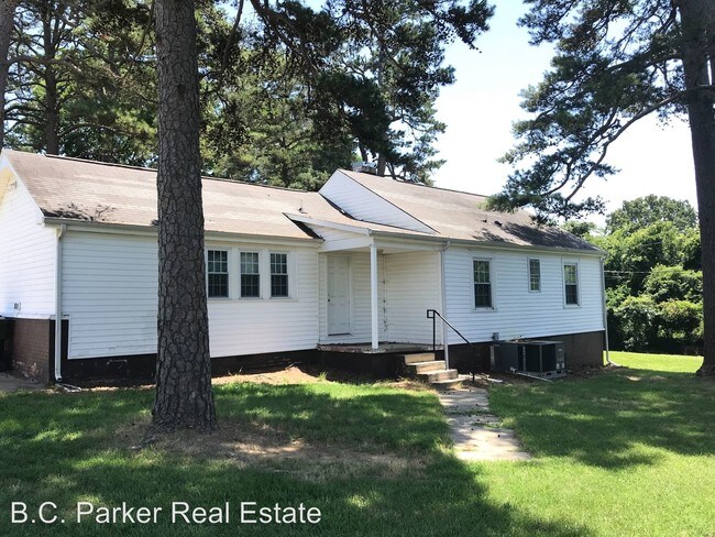 Building Photo - 2711 Maple Ave