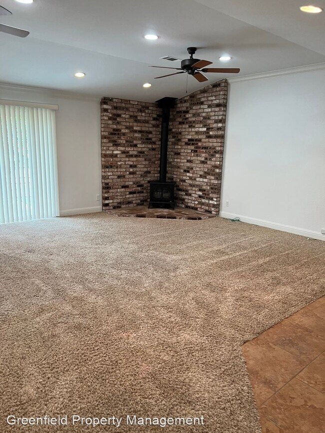 Building Photo - 3 br, 2 bath House - 1068 Bradford Circle