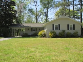 Building Photo - 3102 Northwoods Dr