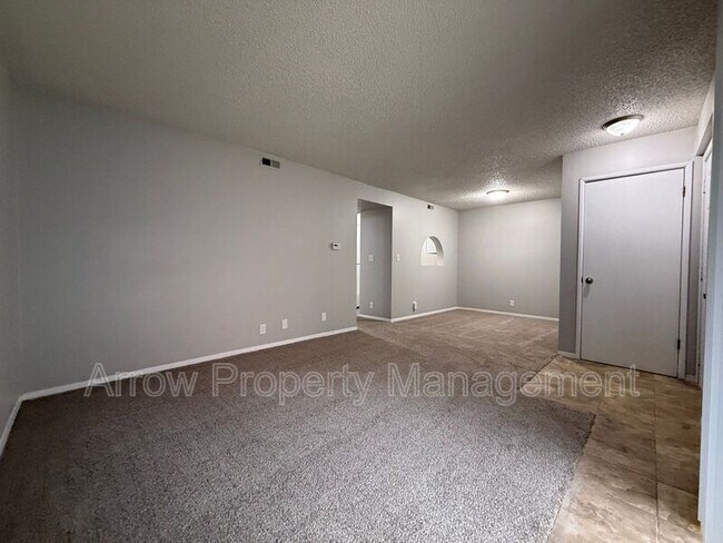 Foto del edificio - 4541 Tranquility Dr