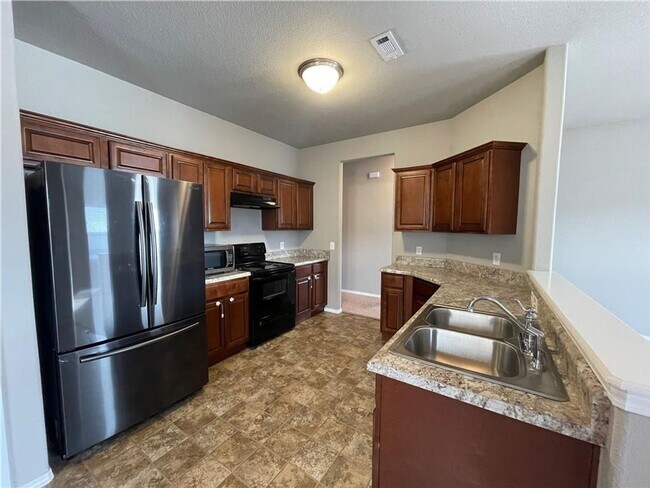 Foto del edificio - Spacious 3-Bedroom Springdale Home with Fenced Yard