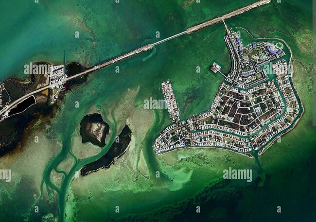Building Photo - 300 Duck Key Dr