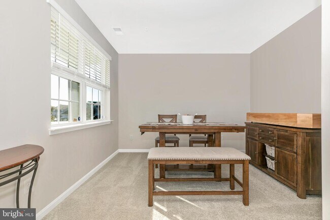 Building Photo - 1047 Klick Way