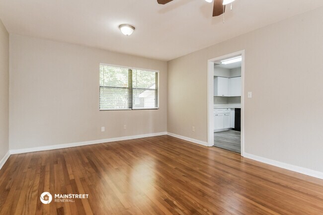 Building Photo - 5527 Selton Ave