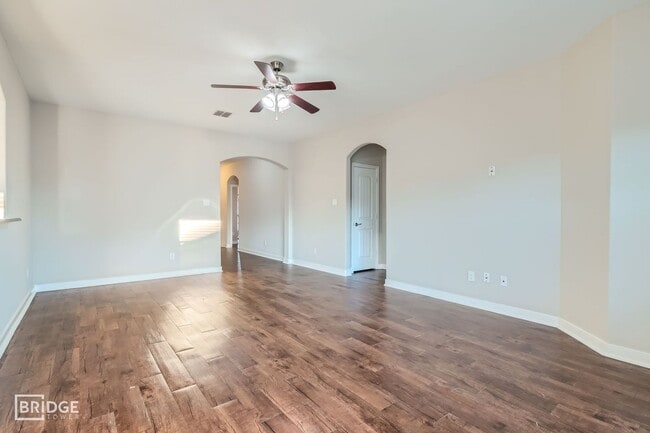 Photo - 9105 Poynter St House