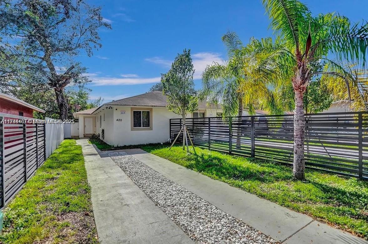 Foto principal - 420 NW 51st St