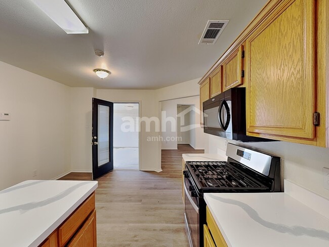 Building Photo - 901 Worden Dr