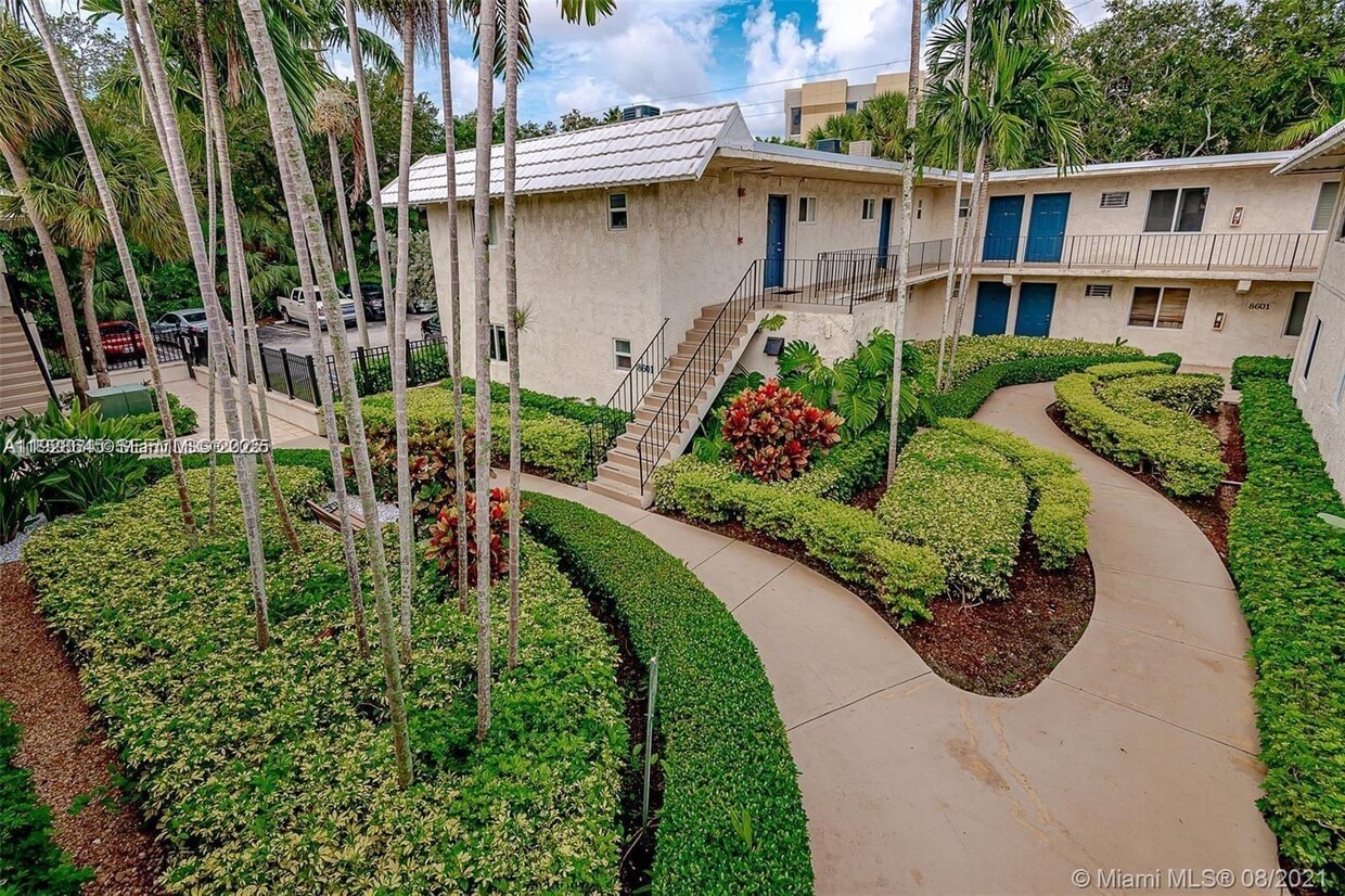 Primary Photo - 8607 SW 68th Ct