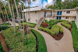 Building Photo - 8607 SW 68th Ct