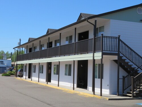 Primary Photo - 1100 Columbia Ave