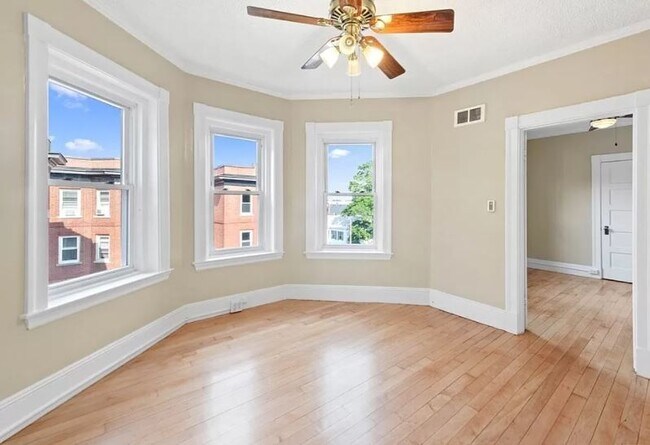 Living Room to Bedroom - 15 Lynde St