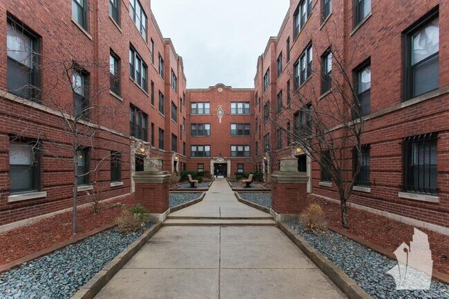 Foto del edificio - 3517 N Racine Ave