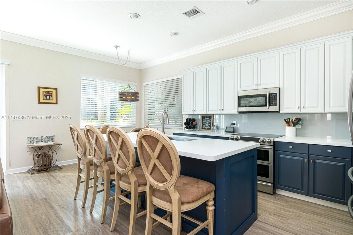 Primary Photo - 208 SE 15th St