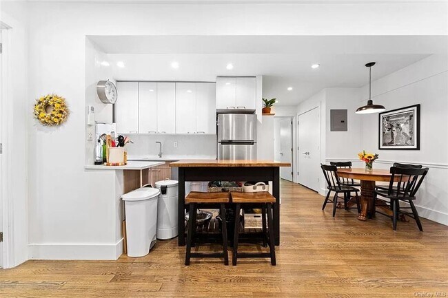 Foto del edificio - 61 Martense St