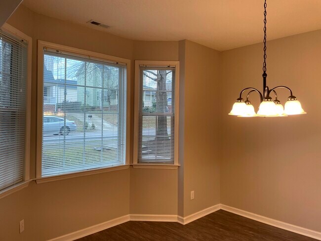 Building Photo - 4420 Pottery Ln