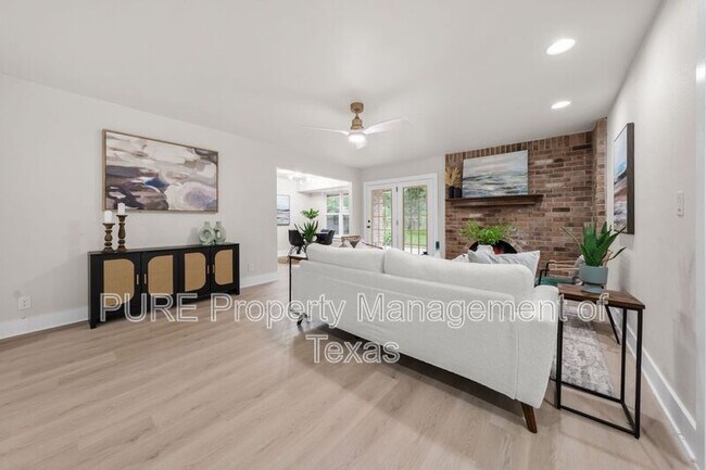 Foto del edificio - 13322 Villa Park Dr