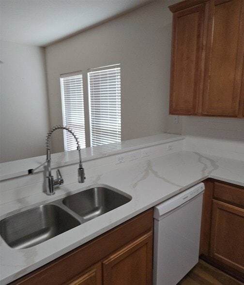 Building Photo - 440 Bentson Dr